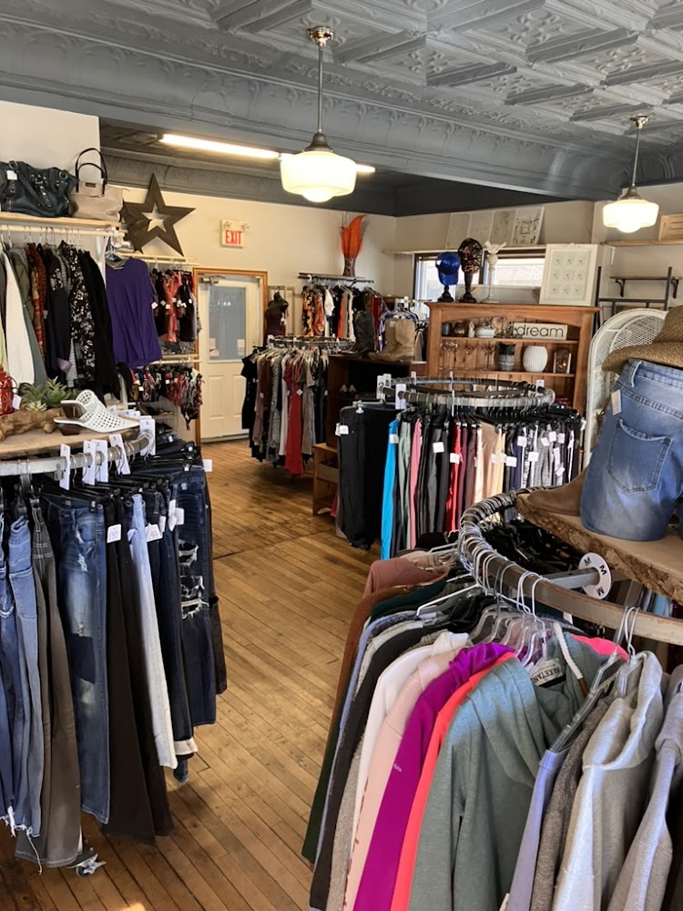 I Want That Bag Consignment Boutique - Wingham